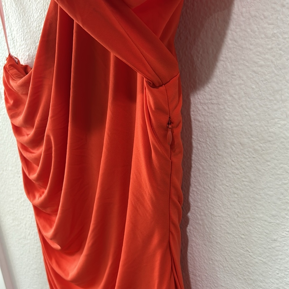 HALSTON Giana Gown, RTR - Picture 8 of 10